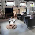 Met Prive Tuin, Dichtbij *