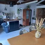 Holiday home Met Prive Tuin, Dichtbij