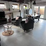 Met Prive Tuin, Dichtbij *