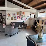 Met Prive Tuin, Dichtbij Holiday home