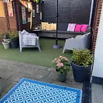 Met Prive Tuin, Dichtbij Holiday home *