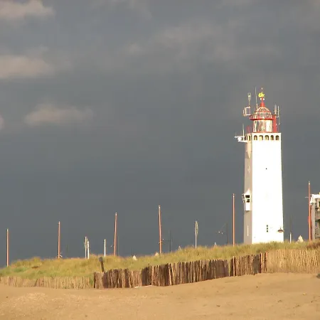 Met Prive Tuin, Dichtbij Nyaraló Noordwijk