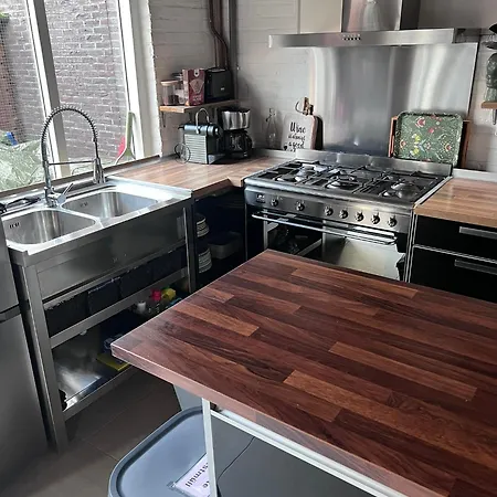 Met Prive Tuin, Dichtbij *