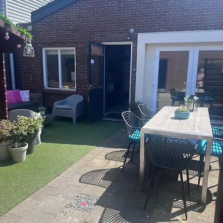 Met Prive Tuin, Dichtbij *